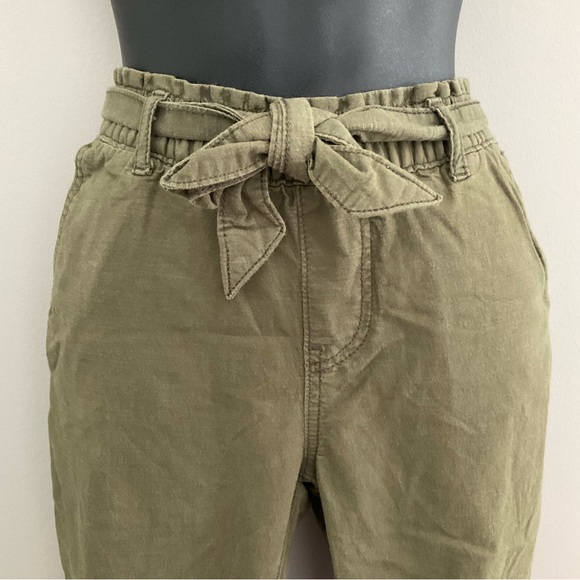 Levi’s army green cropped pants - Picture 2 of 9